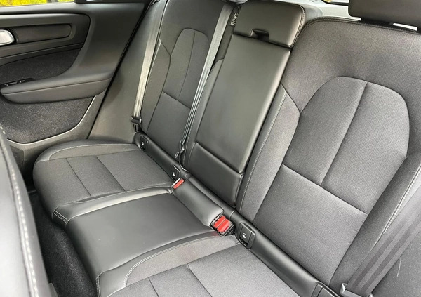 Volvo XC 40 cena 120000 przebieg: 41000, rok produkcji 2020 z Warszawa małe 436